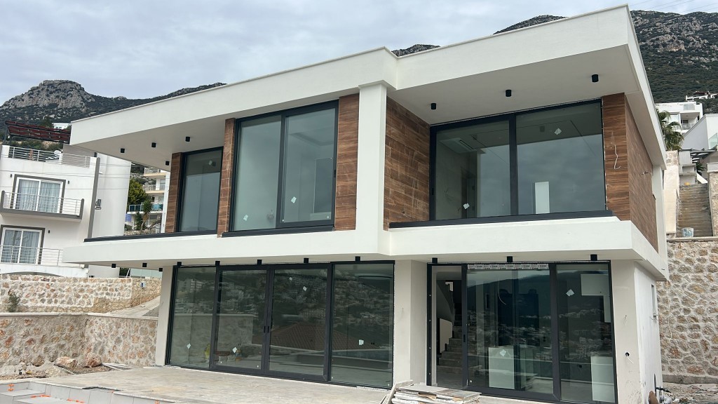 BaMare Villas A Block - Luxury Sea View 5 En-Suite Bedrooms